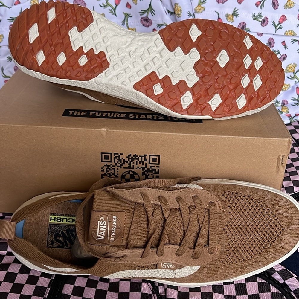Vans Men’s Ultrarange Vr3
Chipmunk
VN0A4BXBGWT
Sneakers - Picture 4 of 16